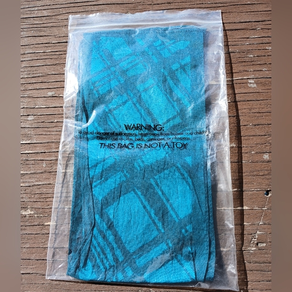 Thirty-One Neck Scarf, Tartan - Picture 5 of 5